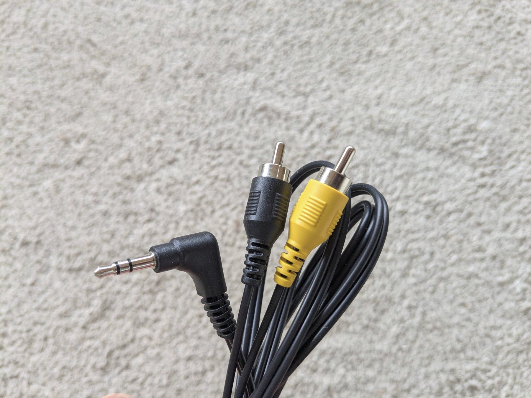 Cavi: AUX zu AV Kabel – Usato da Oberdiessbach venduto da Milo78