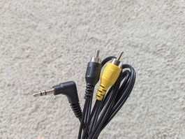 AUX zu AV Kabel