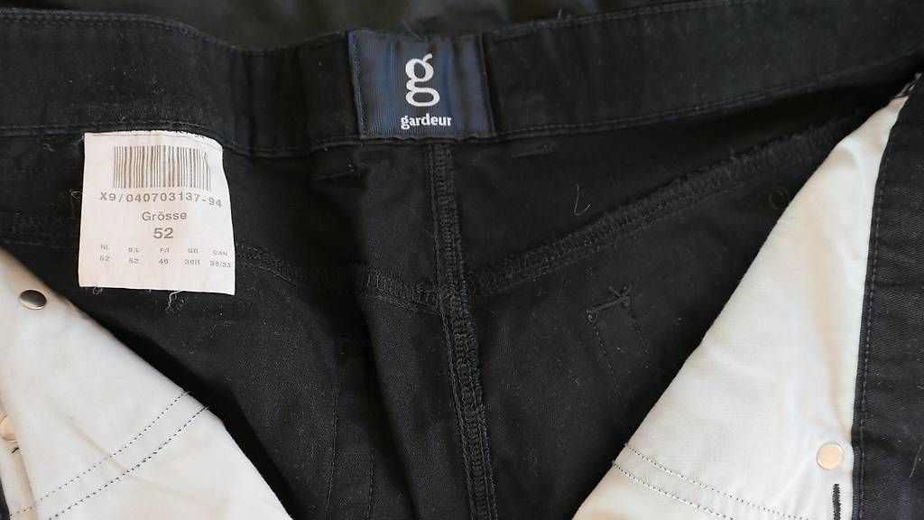 Pantaloni: Garder Hose schwarz Gr. 52 – Usato da Zürich venduto da EllaHa 2