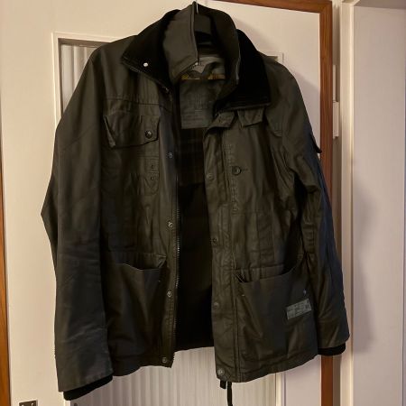 Next Jacke (olivgrün; Grösse M)