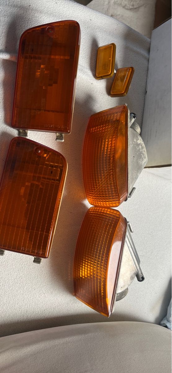 Porsche Tutti pezzi di ricambio auto: Porsche 911 964 komplett Blinker – Usato da Diegten venduto da Fresta71 3