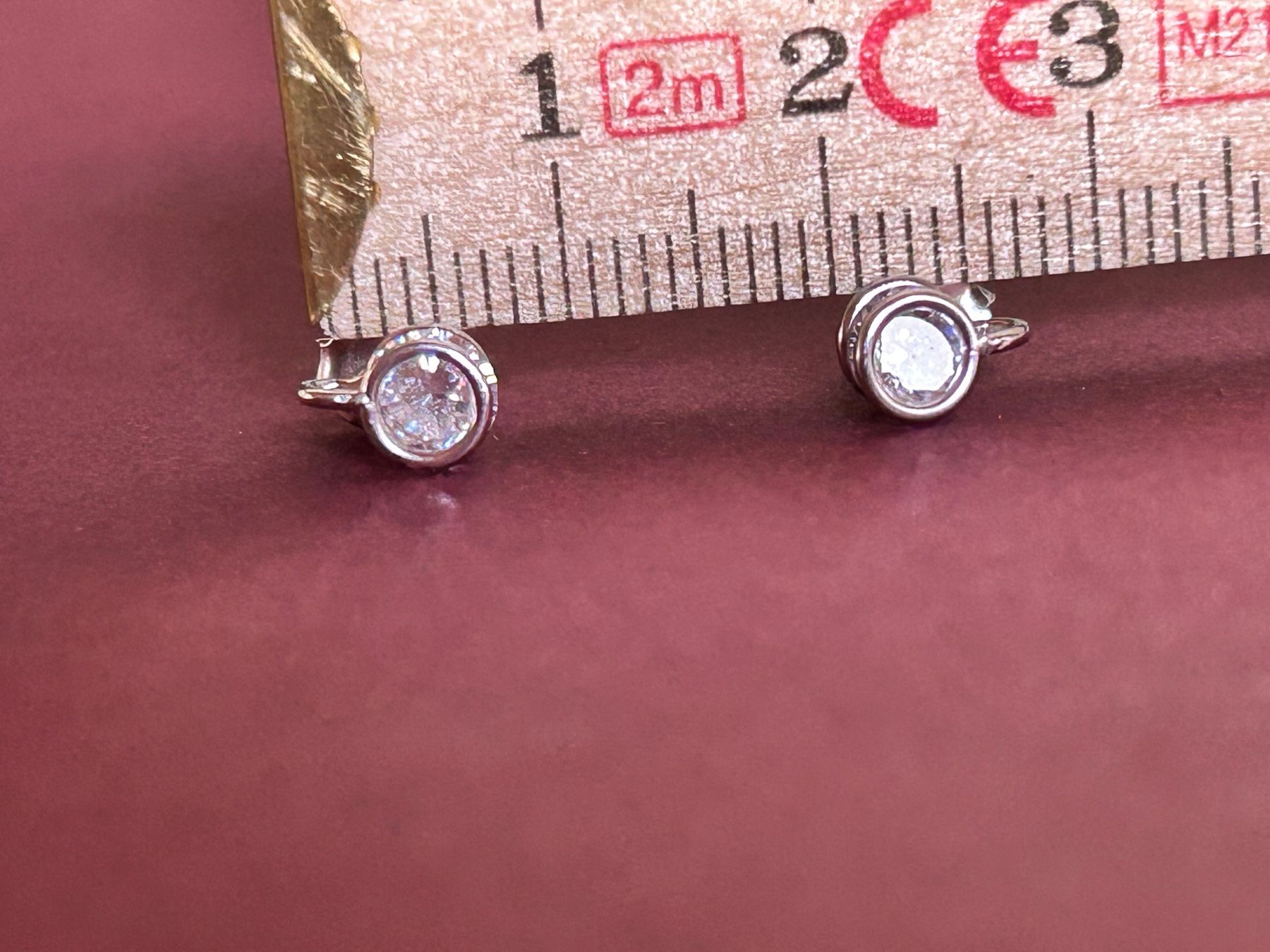 Ohrringe & -stecker: Ohrenstecker Glanz und klein – Gebraucht aus Laufen von Bellavitaboom 2