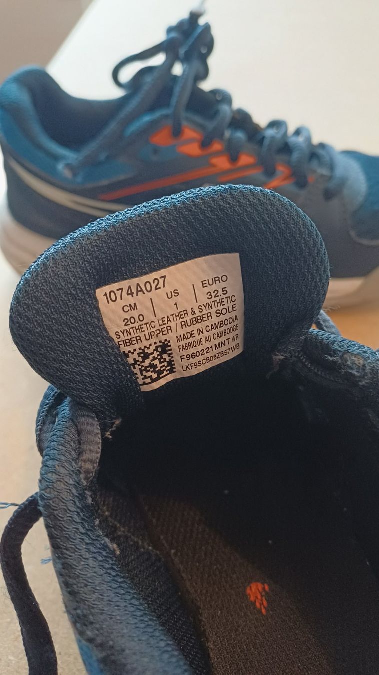 Asics Schuhe für Jungen: Asics Schuhe Gr.32.5 – Gebraucht aus Oberrieden von Raja011 4