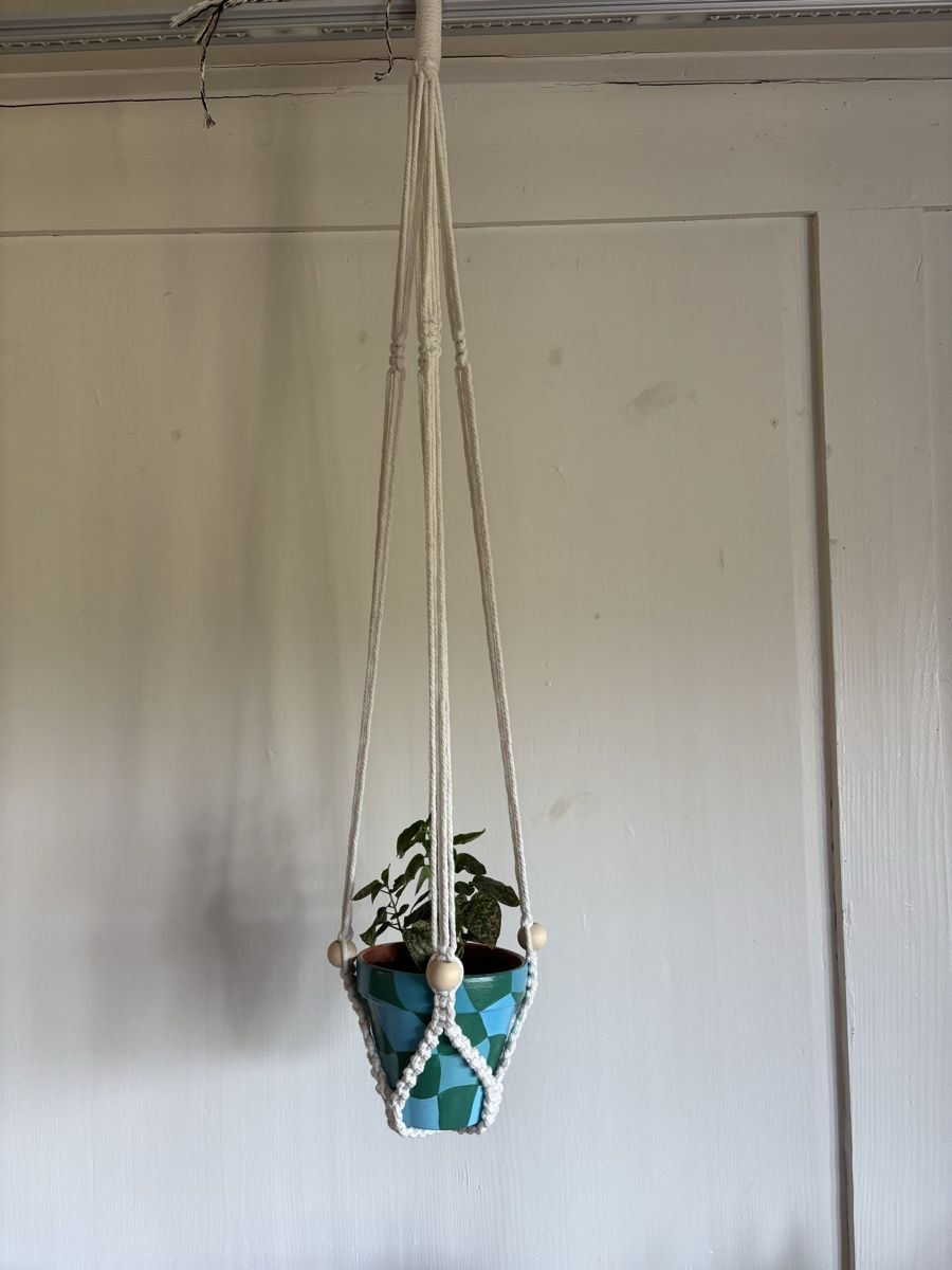 Tutte le decorazioni: *Neu* Macramee Boho Pflanzenhänger Blumenampel, klein  – Nuovo (secondo la descrizione) da Grüningen venduto da Nickyemolient 3