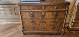 Elegante Kommode im Biedermeier-Stil – Nussbaum & Wurzelholz