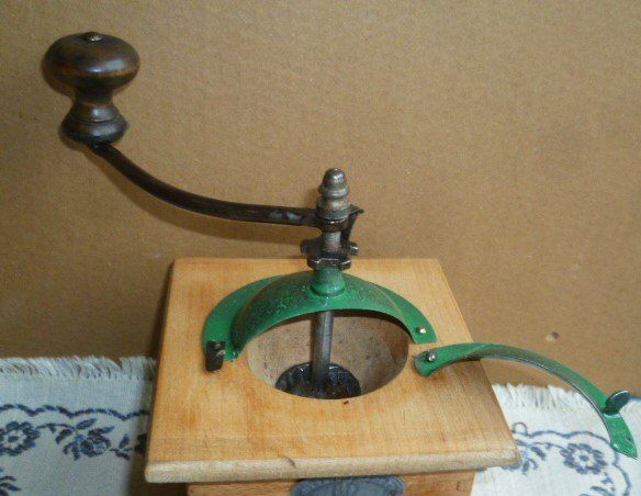 Küchengeräte: Kaffee-Mühle Mutzig Framont – Gebraucht aus Effretikon von Heimstudio 2