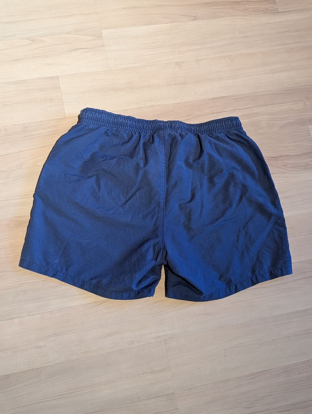 Lacoste Pantaloni: Lacoste Shorts Blau M vintage – Usato da Rütihof venduto da zoe.jpg 3