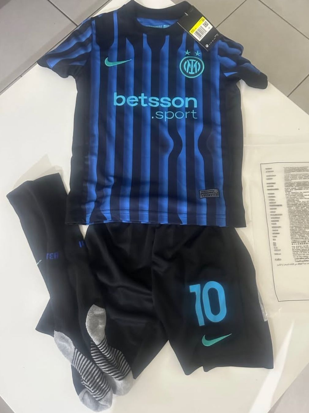 Nike Lotti di vestiti: Vente mini kit Inter Milan - Lautaro Martinez – Nuovo e nell'imballaggio originale da Lausanne venduto da Disav