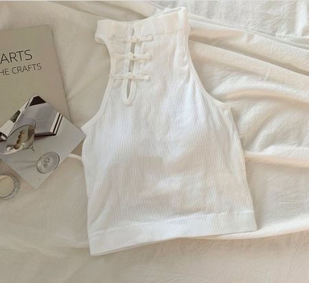 NEUES Crop Top mit gepolstertem Brustbereich XS/S - 223187