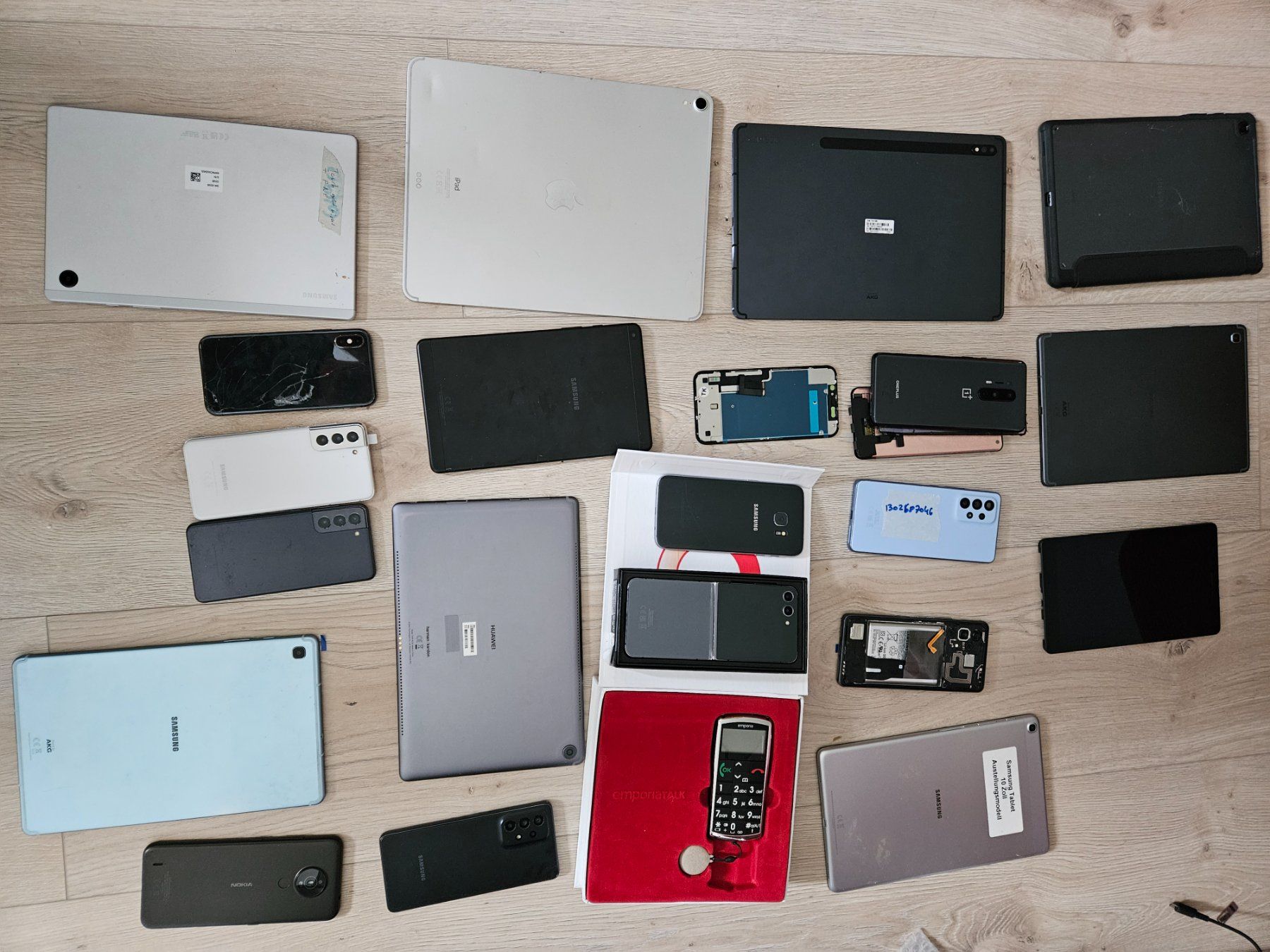 Samsung Telefoni cellulari / Smartphones: Lot Handys/Tablets – Difettoso da Hünibach venduto da Sergeb