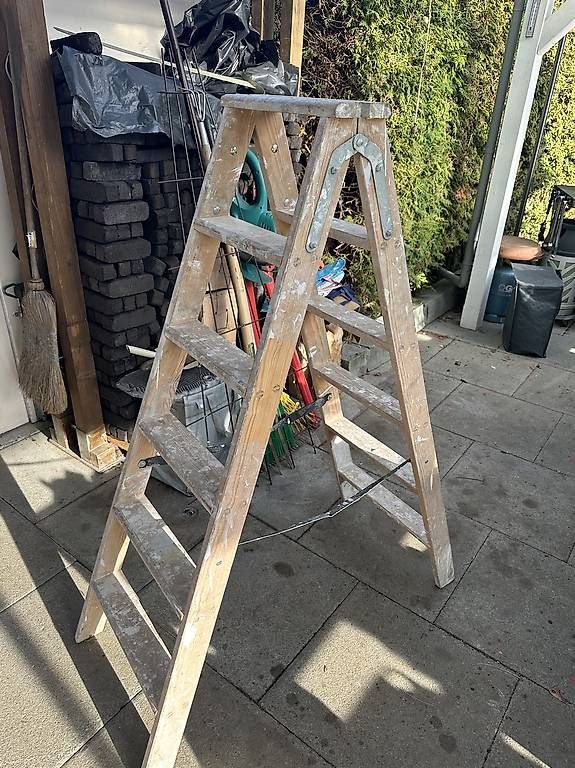 Leitern: Doppelleiter aus Holz 2x6 Stufen – Gebraucht aus Speicherschwendi von Supersport