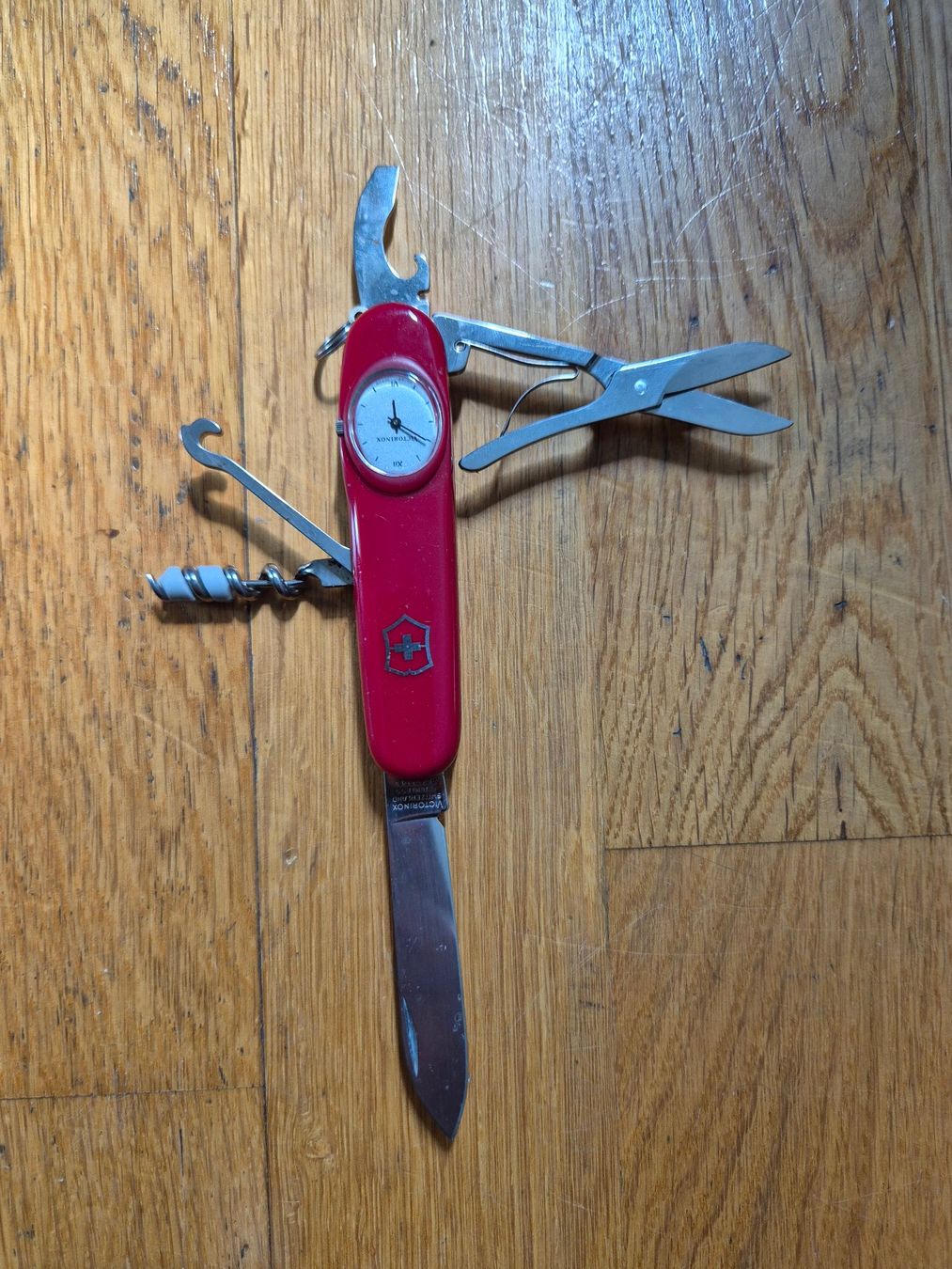 Victorinox Taschenmesser: victorinox Sackmesser mit Uhr – Gebraucht aus Zürich von dekuking