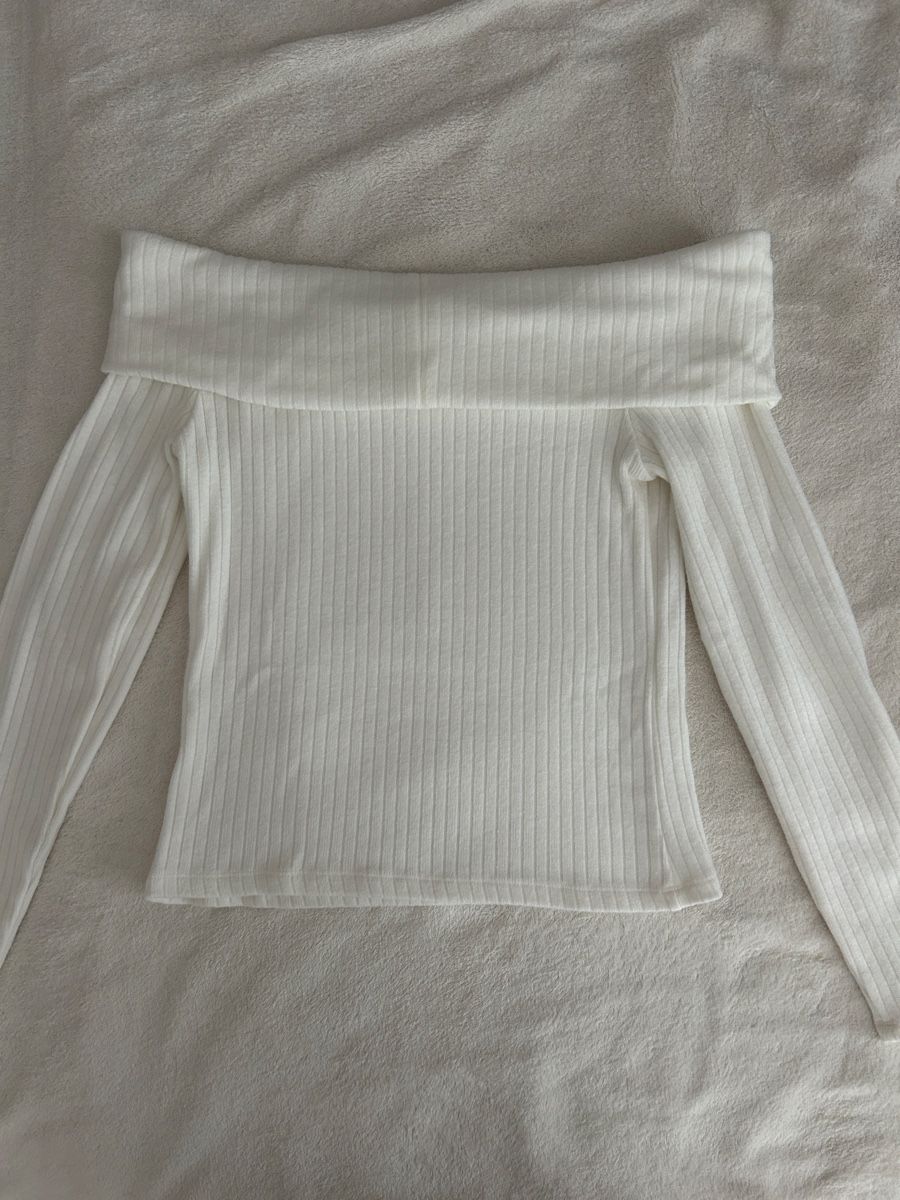 Pullover & Sweatshirts: Schulterfreies weisses Oberteil – Neu (gemäss Beschreibung) aus Aarwangen von e_9x 2