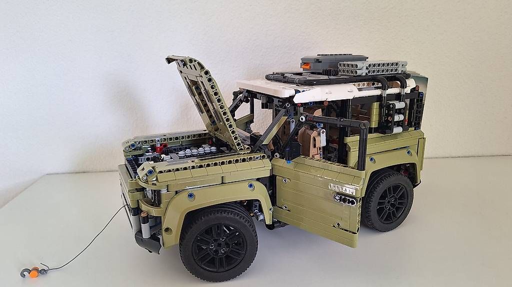 Kit di costruzioni: Lego Technic 42110 Land Rover Defender – Usato da Roggliswil venduto da Nleu 4