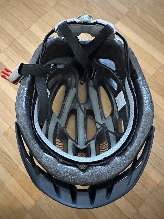 Caschi: Neuwertiger Velohelm  – Nuovo e nell'imballaggio originale da Stans venduto da go__hh9x 3