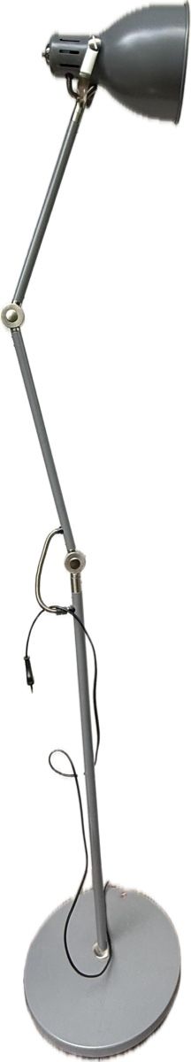 Lampade: Industrielook-Stehlampe grau verstellbar gebraucht – Usato da Affoltern am Albis venduto da cherries