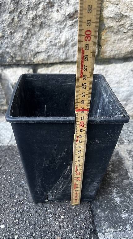 Pots de fleurs: Anzuchttöpfe  – D'occasion à Breitenbach par aya_w5x7 2