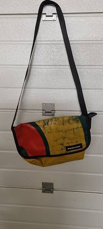 Borsa a tracolla Freitag unica vintage riciclata