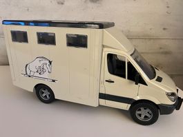 Bruder Pferdetransporter