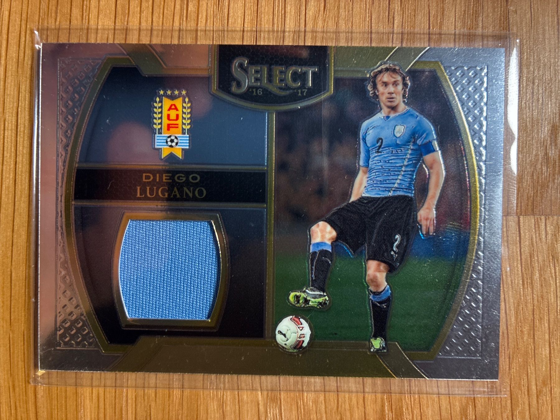 Topps Carte collezionabili: Panini Select Diego Lugano Uruguay Patch – Usato da Wangenried venduto da Garagara