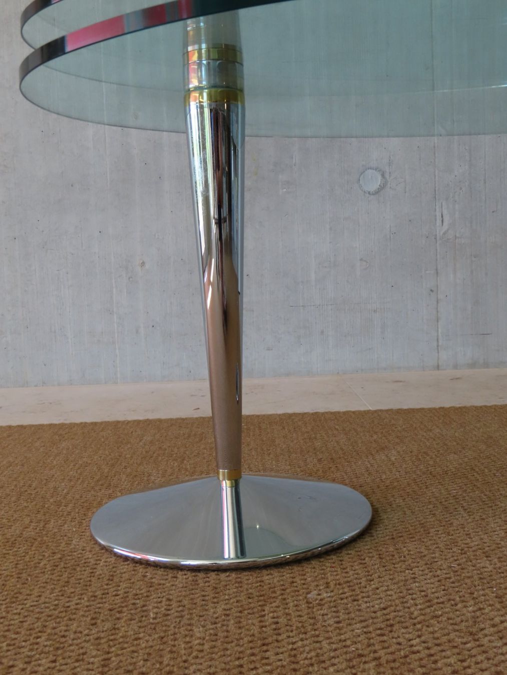 Tavoli: Design Glas-Couchtisch schwenkbar – Usato da Reinach BL venduto da WBZ-Flohmarkt 5