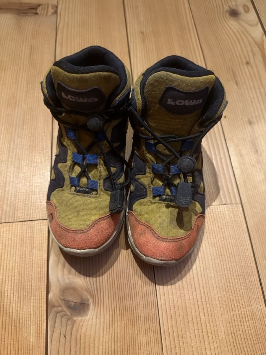 Lowa Scarpe per ragazzi: namuk Trekkingschuhe Grösse 30 – Usato da Nänikon venduto da broug