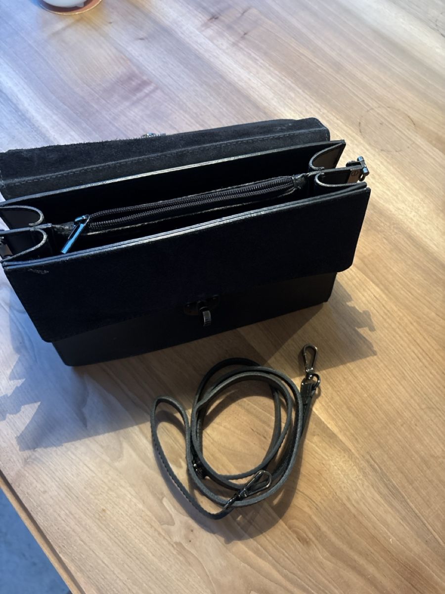 Borse da donna: Handbag black suede and leather – Usato da Zürich venduto da Asybb 3