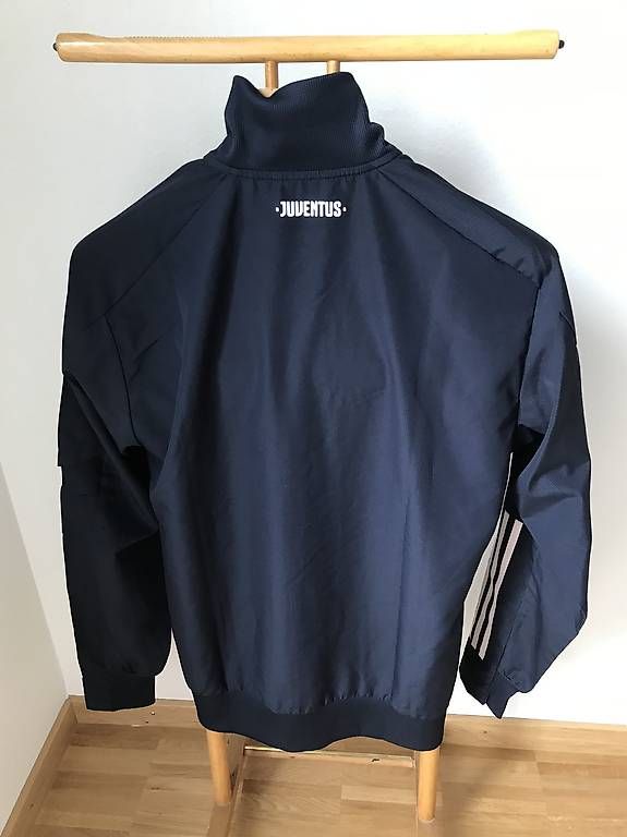 Jacken: Trainingsjacke Juventus Adidas Grösse S – Gebraucht aus Arlesheim von sonpia 1