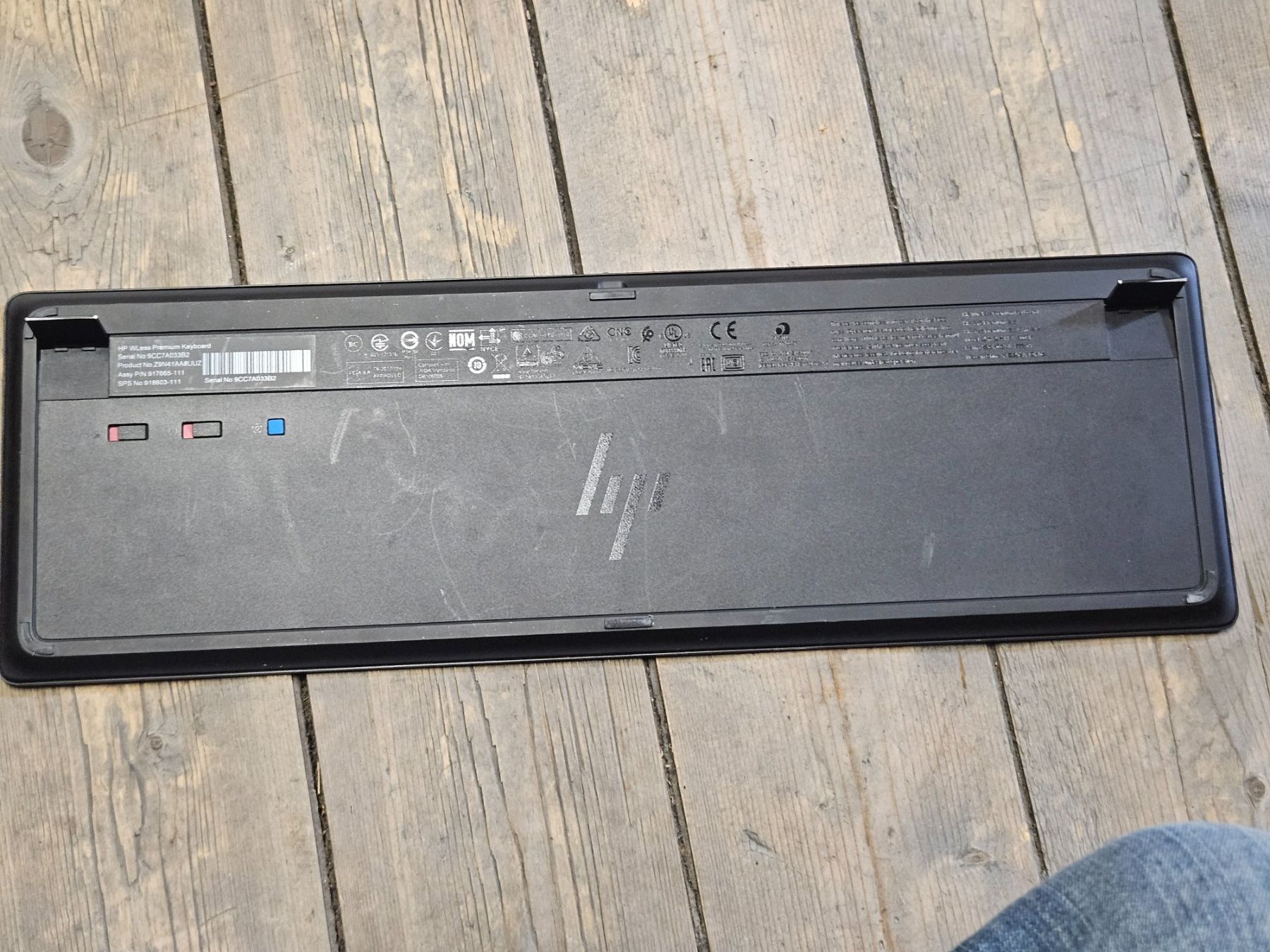 Hewlett Packard Claviers: HP Wireless Premium Keyboard – D'occasion à Zürich par RiggyBiggy 3