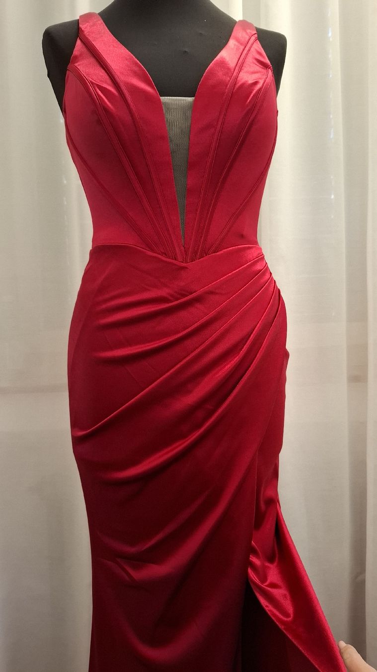 Vestiti: Rotes Kleid  – Nuovo (secondo la descrizione) da Uster venduto da VMT. 2