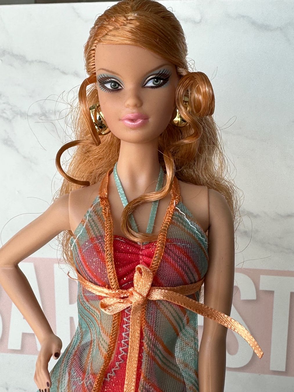 Puppen: Barbie Top Model mit Ständer – Gebraucht aus Meisterschwanden von jordilabandadrei