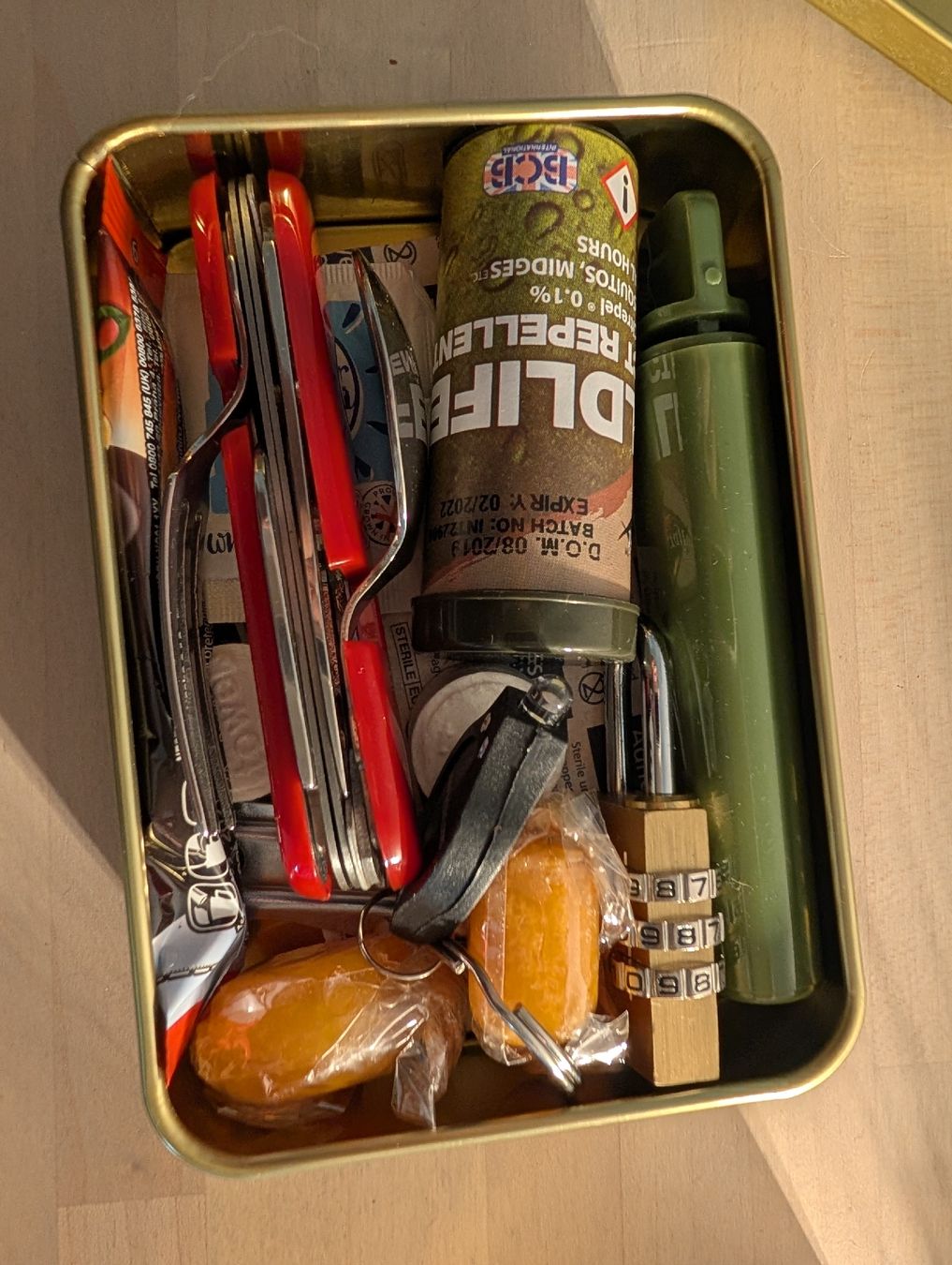 Tutti i DVDs: BCB Adventure B.E.S.T. Tin Survival Kit – Nuovo (secondo la descrizione) da Roggwil BE venduto da MA-4900 1
