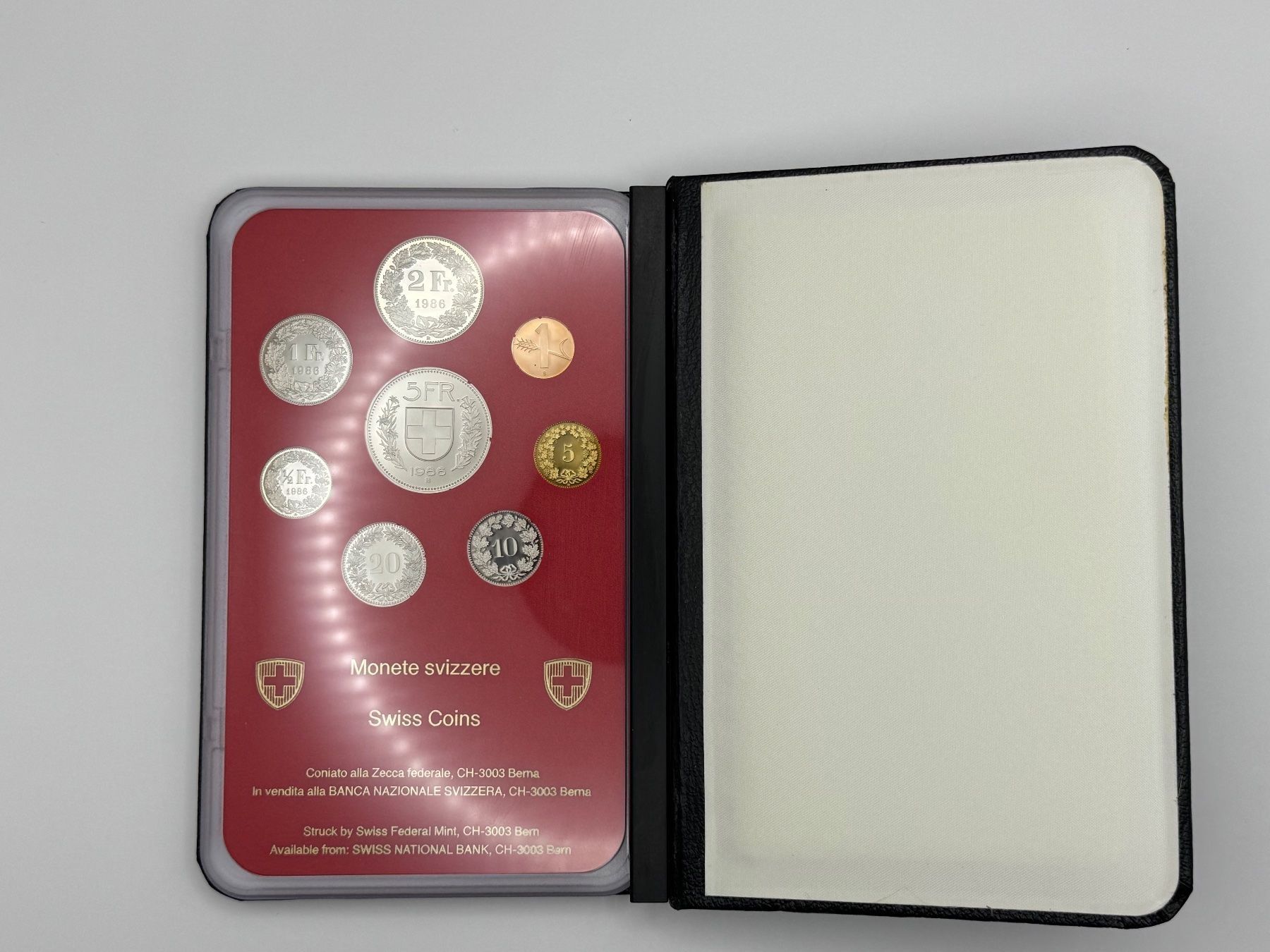 Tutti le monete: Schweizer Münzsatz 1986 Proof Stempelglanz PP – Nuovo (secondo la descrizione) da Luzern venduto da Cabriolet