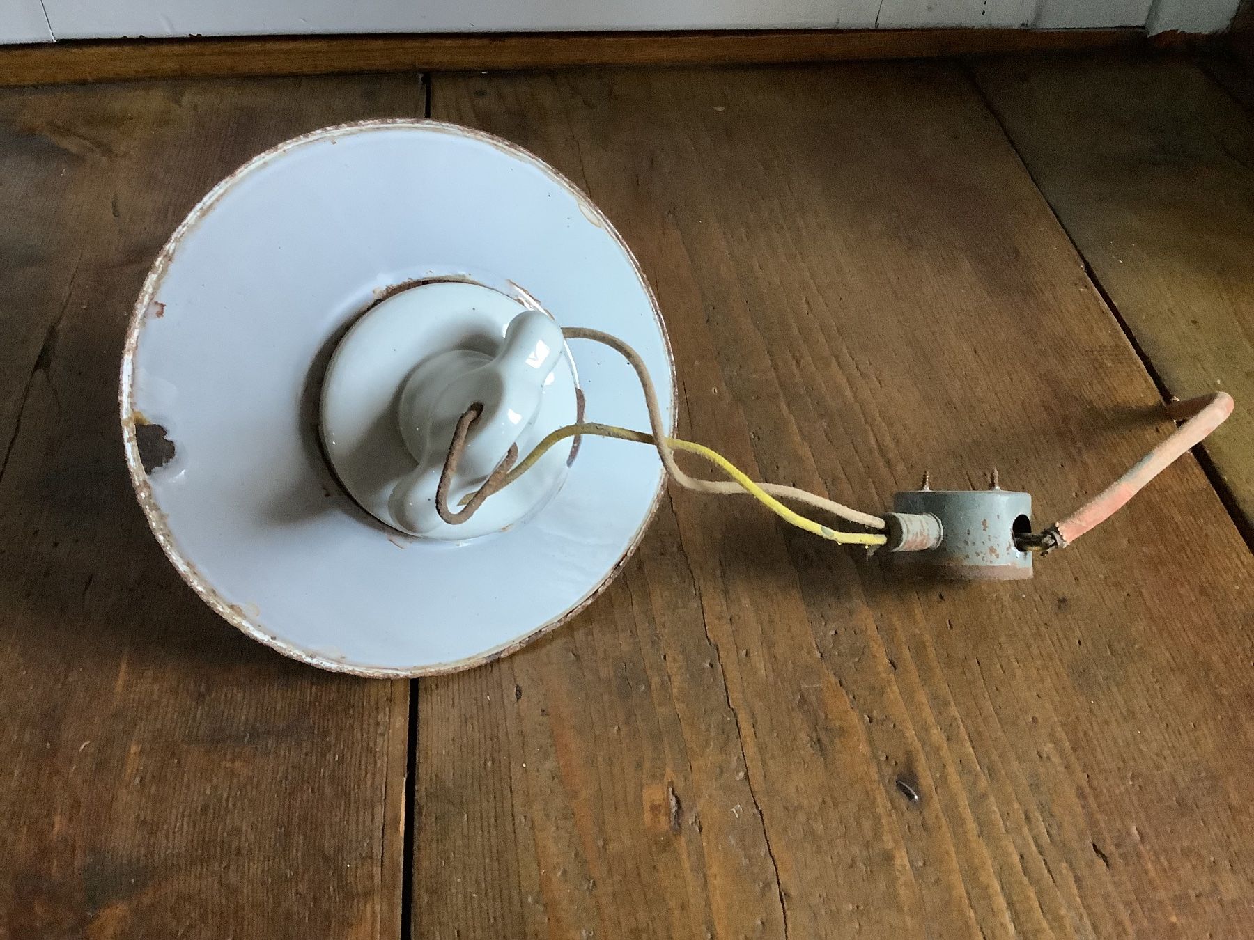 Lampadari & plafoniere: Stalllampe Email Vintage Deckenlampe, Lampe – Usato da Flaach venduto da Monisoldshop 3
