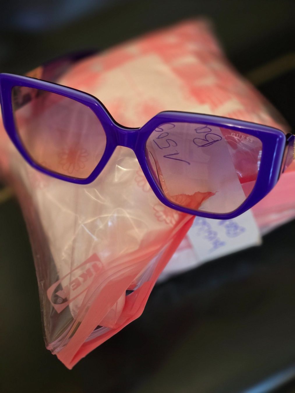Guess Occhiali & Lenti: Sonnenbrille – Nuovo (secondo la descrizione) da Gutenswil venduto da evita.64 1