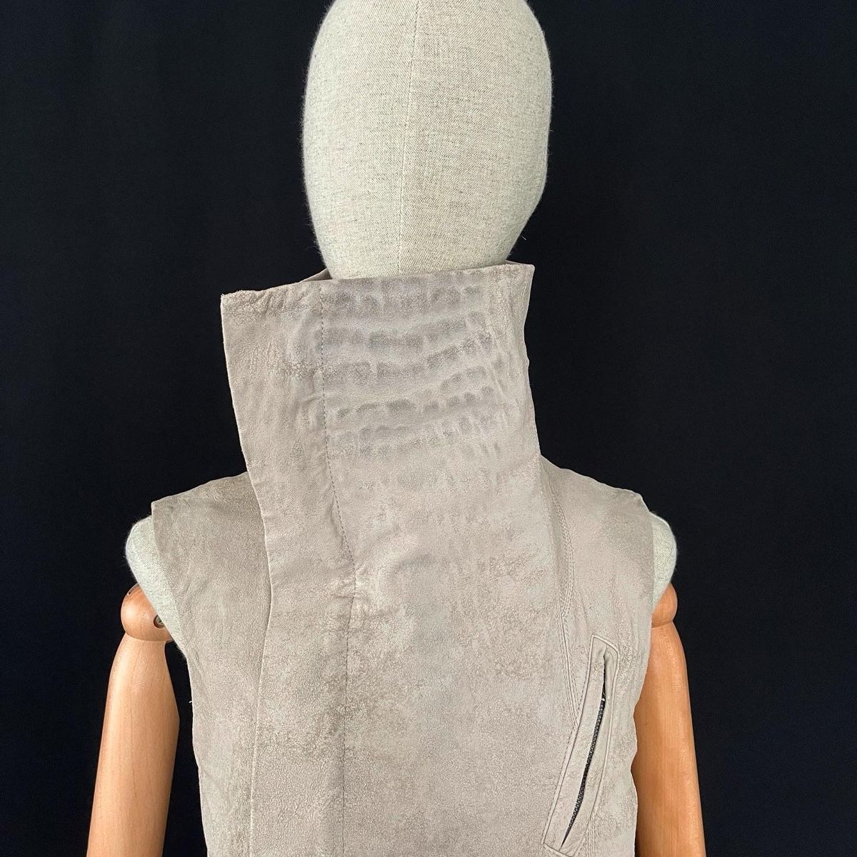 Rick Owens Gilet & Giacche senza maniche: RICK OWENS Leather vest – Nuovo (secondo la descrizione) da Emmen venduto da Avviivva_Com2023 1