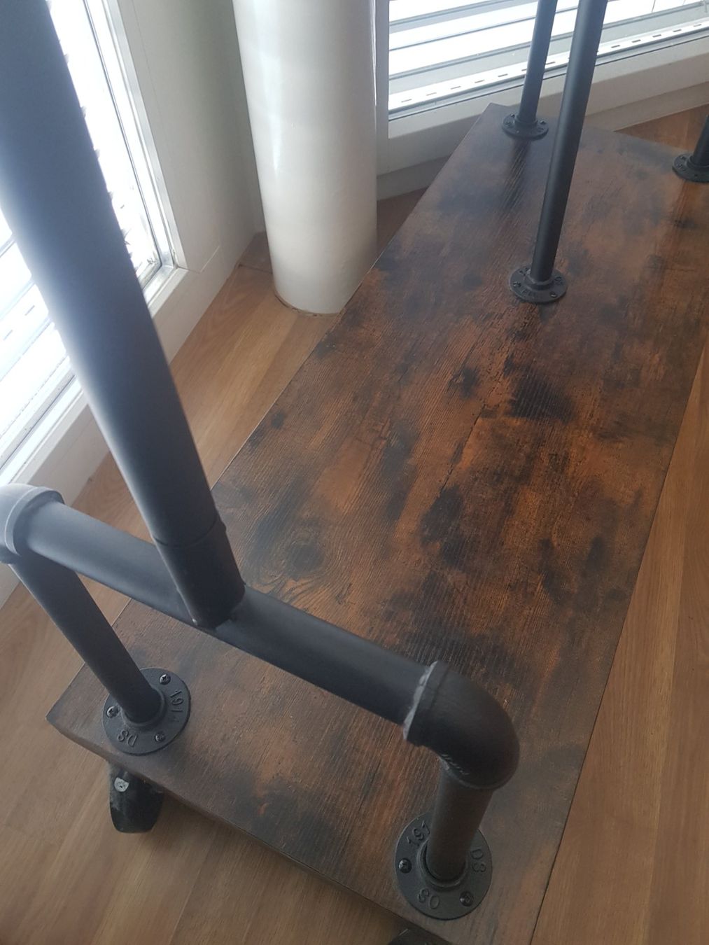 Guardaroba: KLEIDERSTÄNDER INDUSTRIAL – Usato da Root venduto da LifestyleAccessoires 5