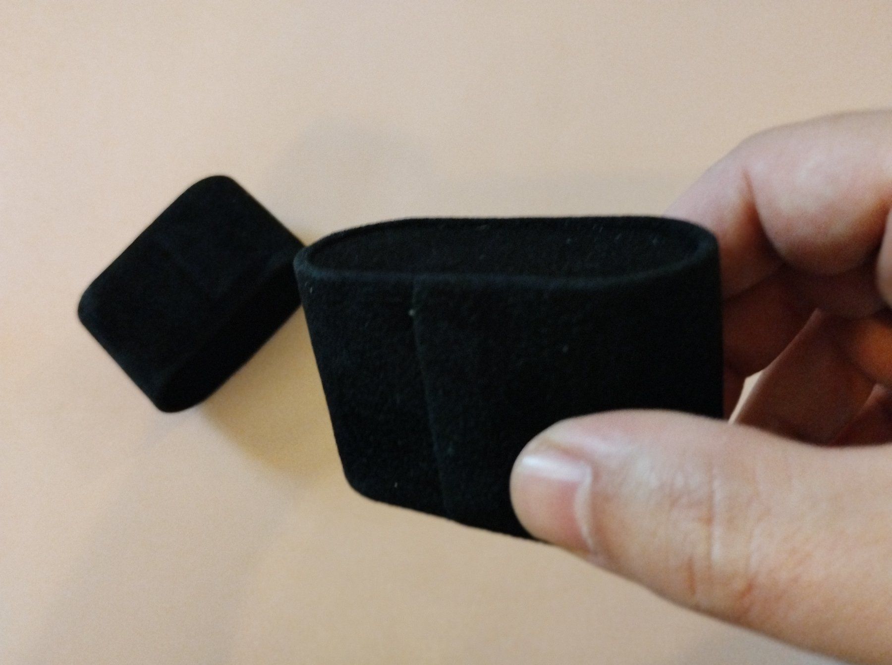 Uhren: 10x Samtkissen für Uhrenpräsentation - coussin pour montre – Neu (gemäss Beschreibung) aus Bussigny von NATURALO