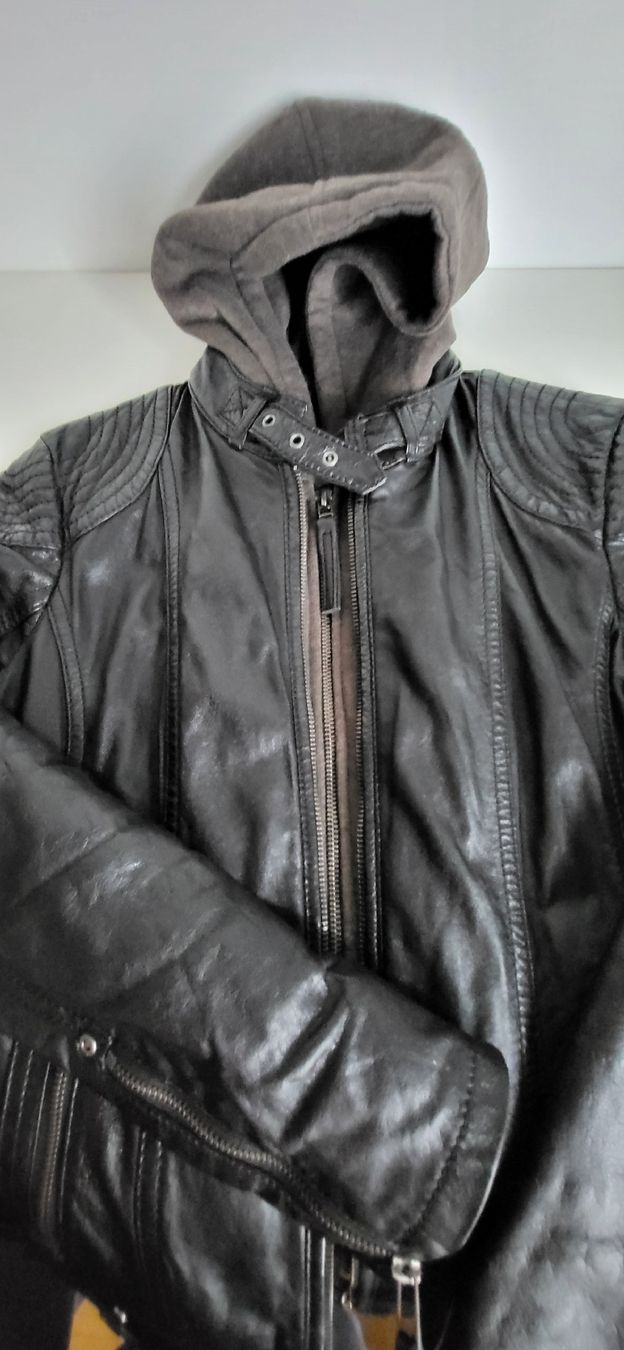 Vestes: Leather jacket – D'occasion à Camignolo par Hakunamat5