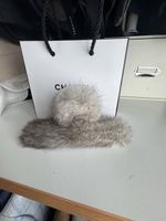 Nerzhaarklammer NEU + Chanel Tüte