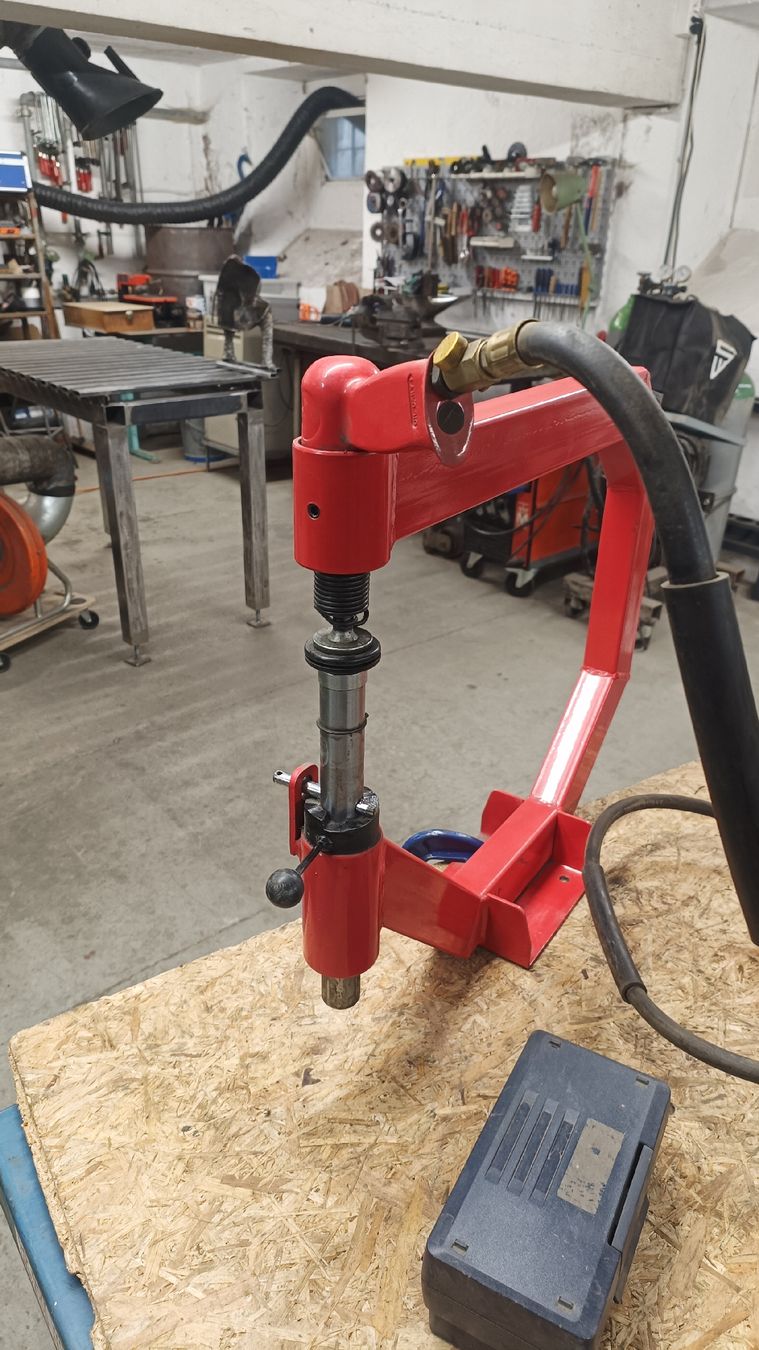 Tutte le macchine: Planierhammer/ Glätthammer mit Druckluft – Usato da St.Gallen venduto da David-Tanner-Art 1