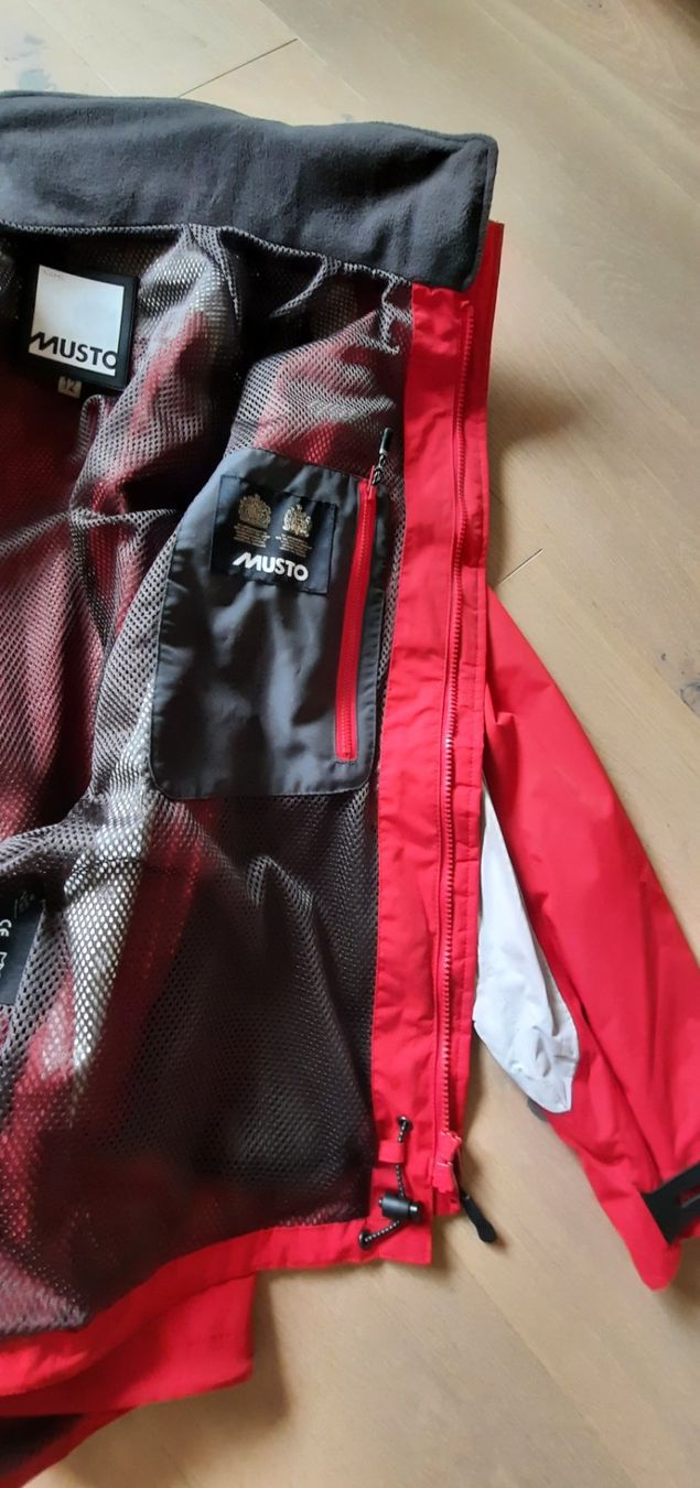 Musto Vestes: Segelregen- und Windjacke Musto – D'occasion à Steinen par habibi.90 4
