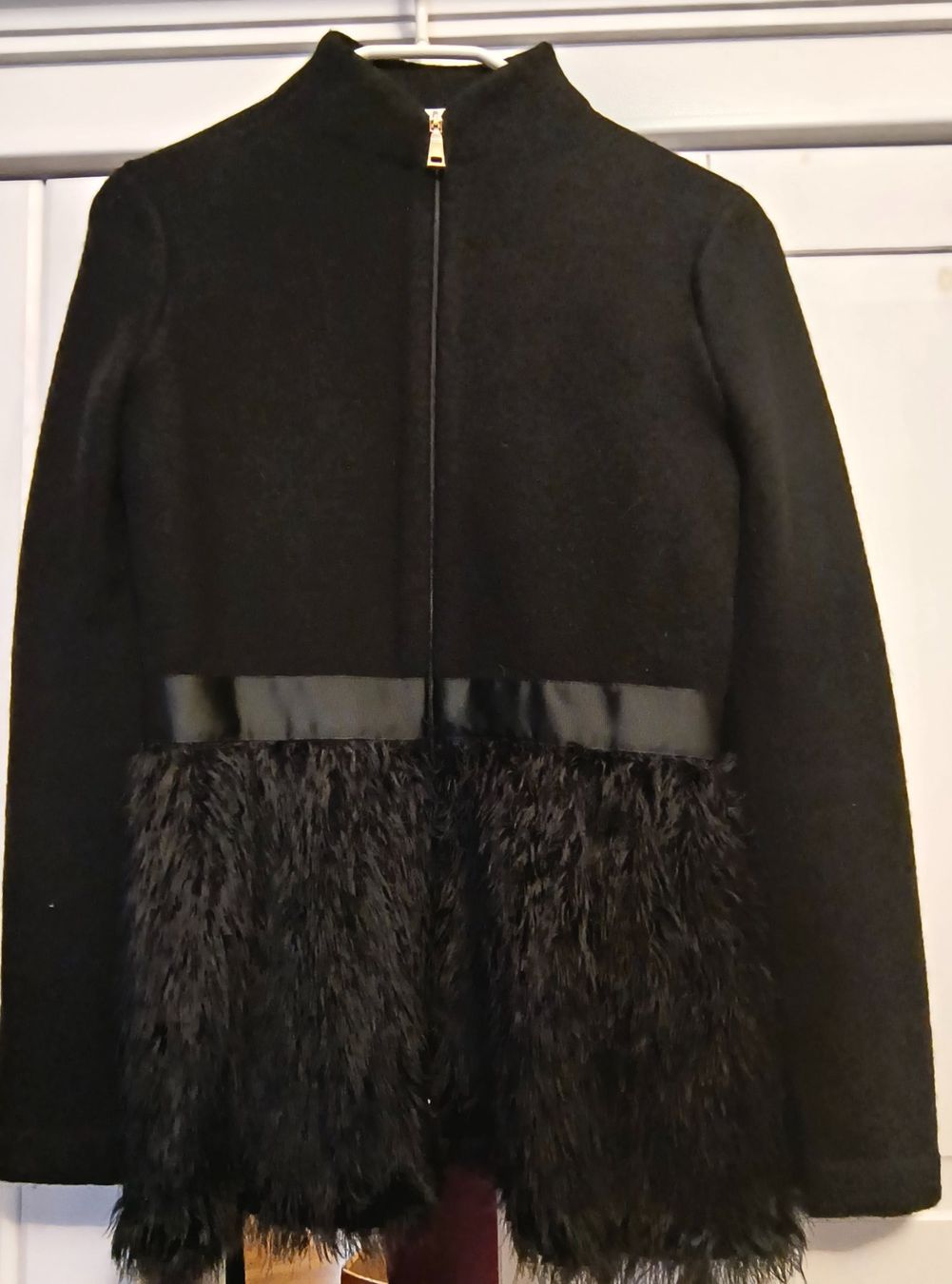 Armani Giacche: Wunderschöne Armani Jacke , Schwarz, Grösse 38 IT, 34 CH – Usato da Thalwil venduto da ralucoantza 5