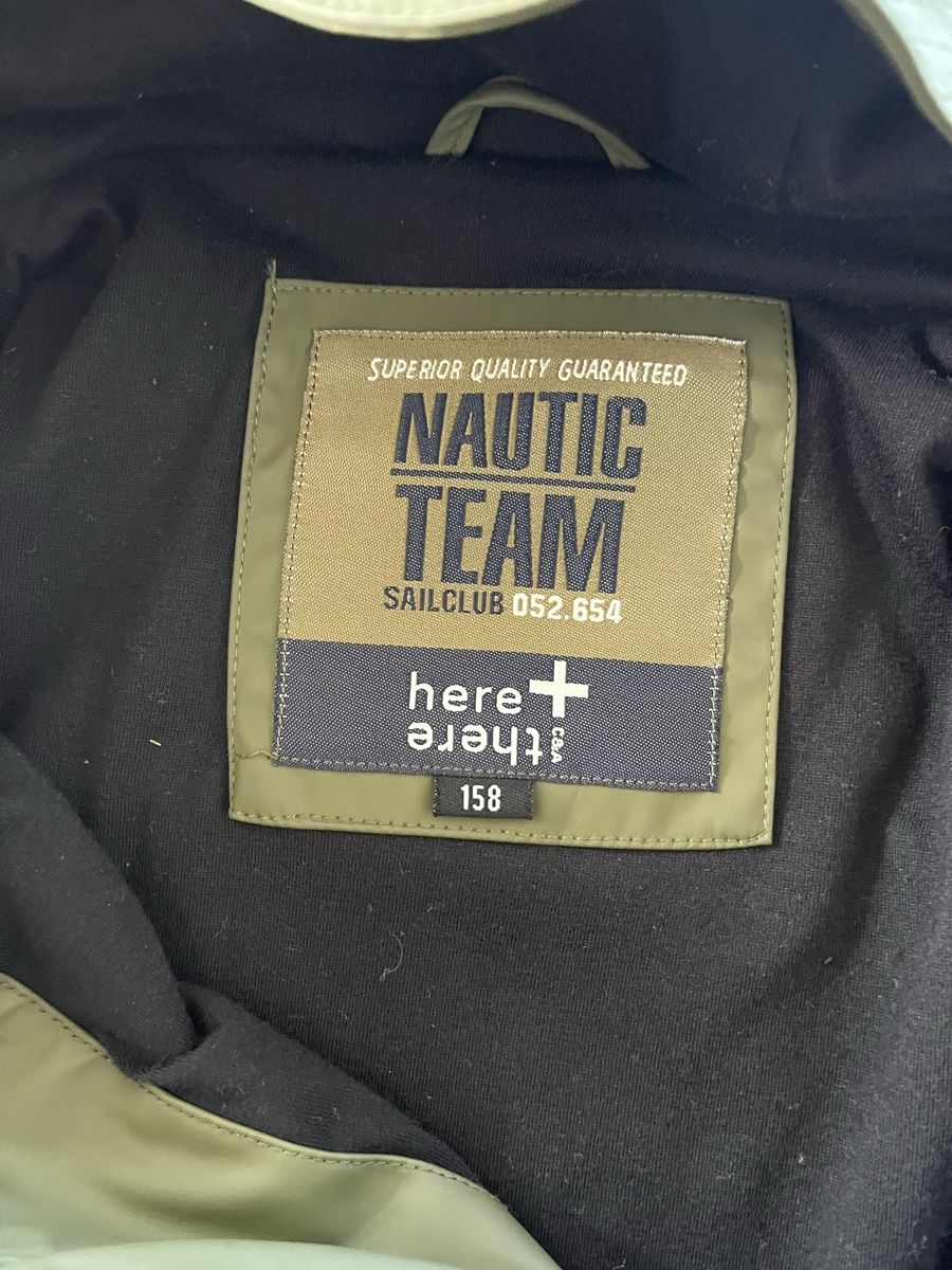 Jacken & Mäntel: Regenjacke Gr. 158 – Gebraucht aus St. Gallen von  5