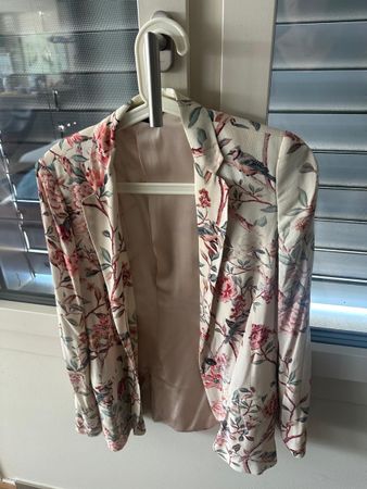 Blazer Zara Woman Blumenmuster Grösse S neuwertig