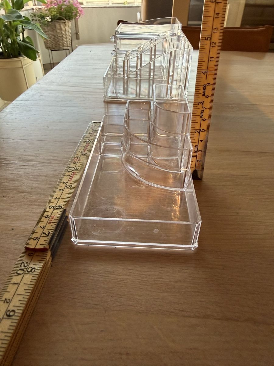 Contenitori edile: Makeup organizer / storage small – Usato da Genève venduto da hai_2rp8 2