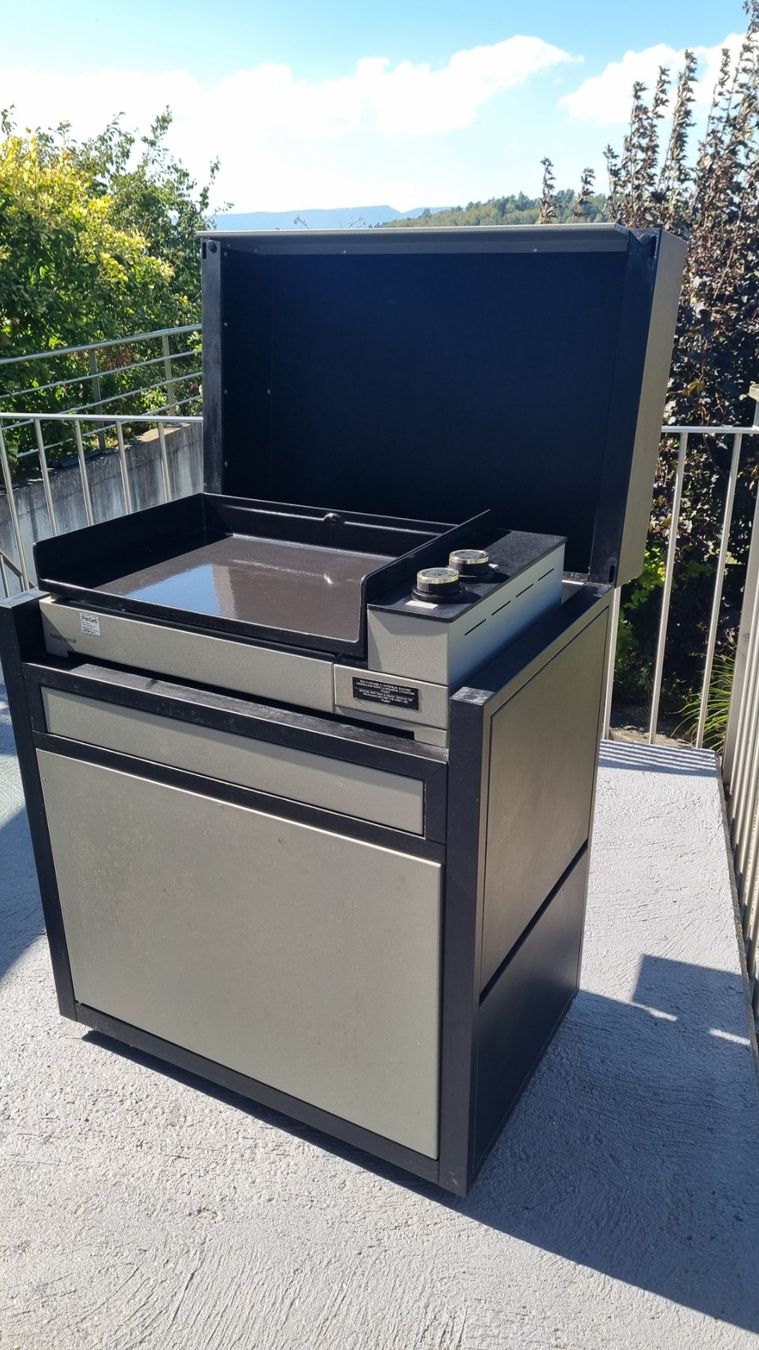 Grills: Grill Forge Addour avec chariot – Gebraucht aus Léchelles von belleadze 1