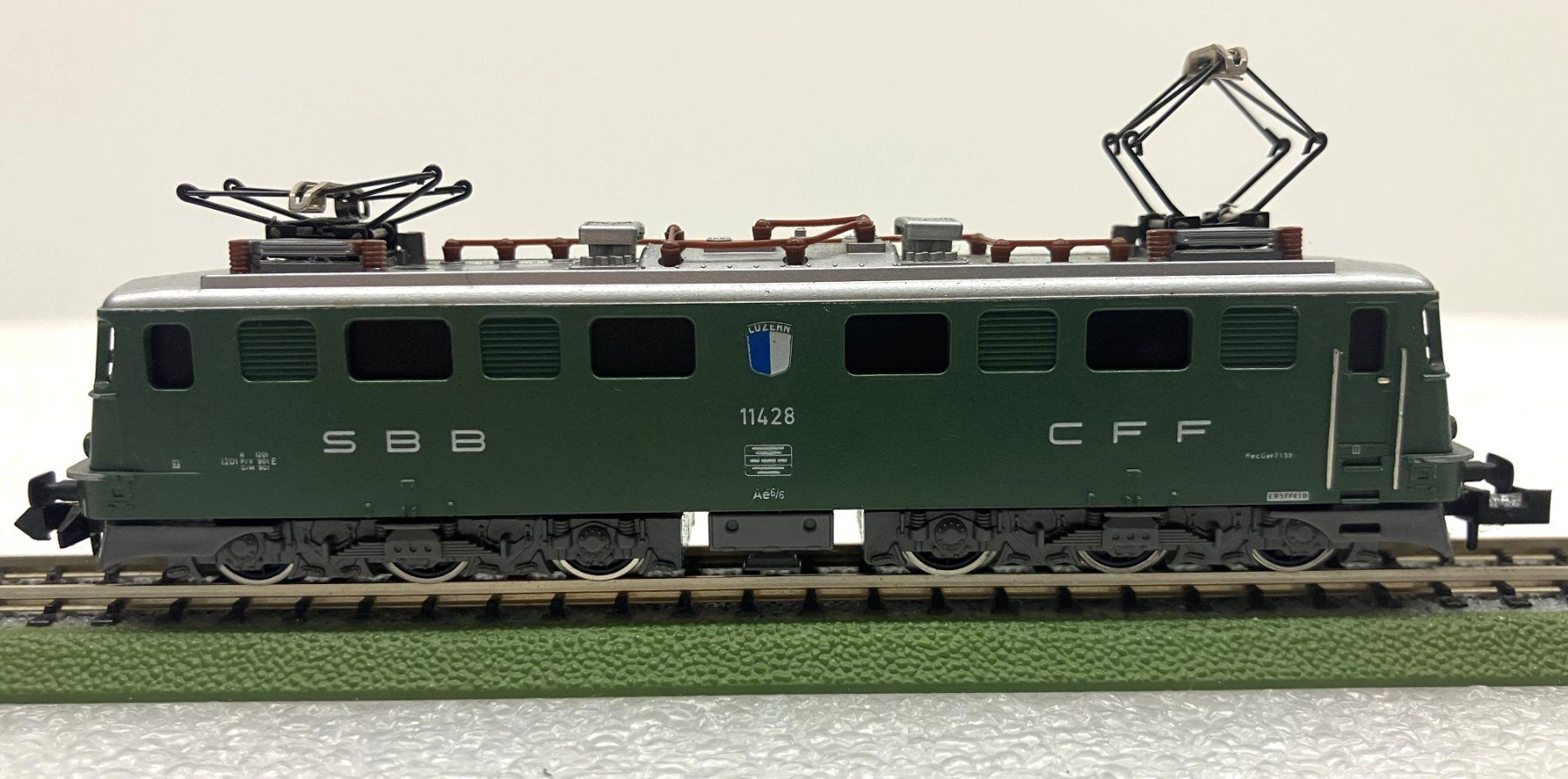 Minitrix 2936 N= Ae 6/6 SBB 11428 Wappen Luzern - grün (D'occasion