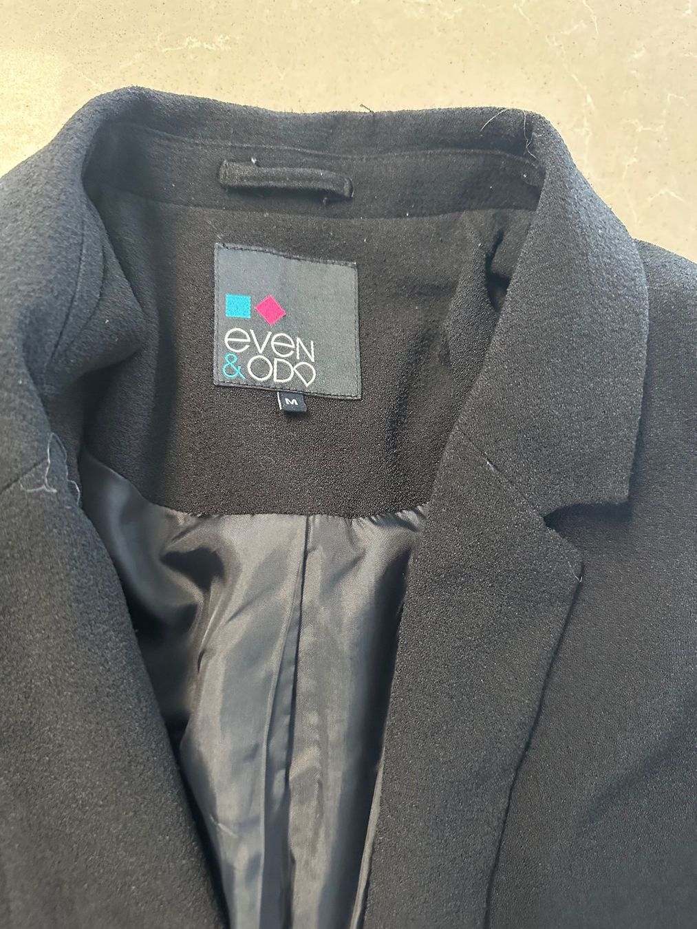 Giacche: Schwarzer Blazer Winter elegant Grösse M – Usato da Weggis venduto da _GMA9 2