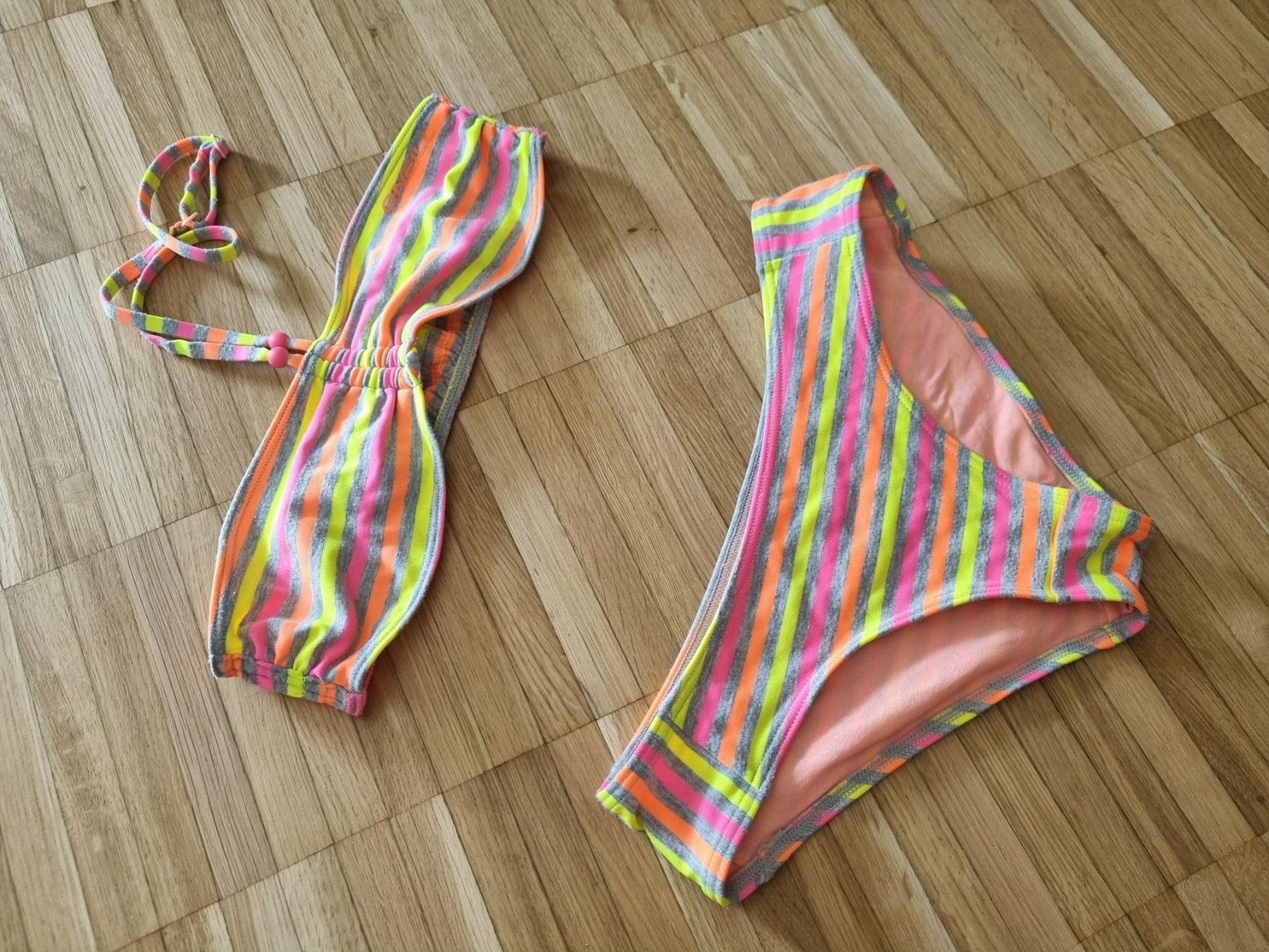 Badekleider & Bikinis: Badeanzug / Bikini / Zweiteiler - Gr. 164 – Gebraucht aus Neftenbach von DanielaS01020304